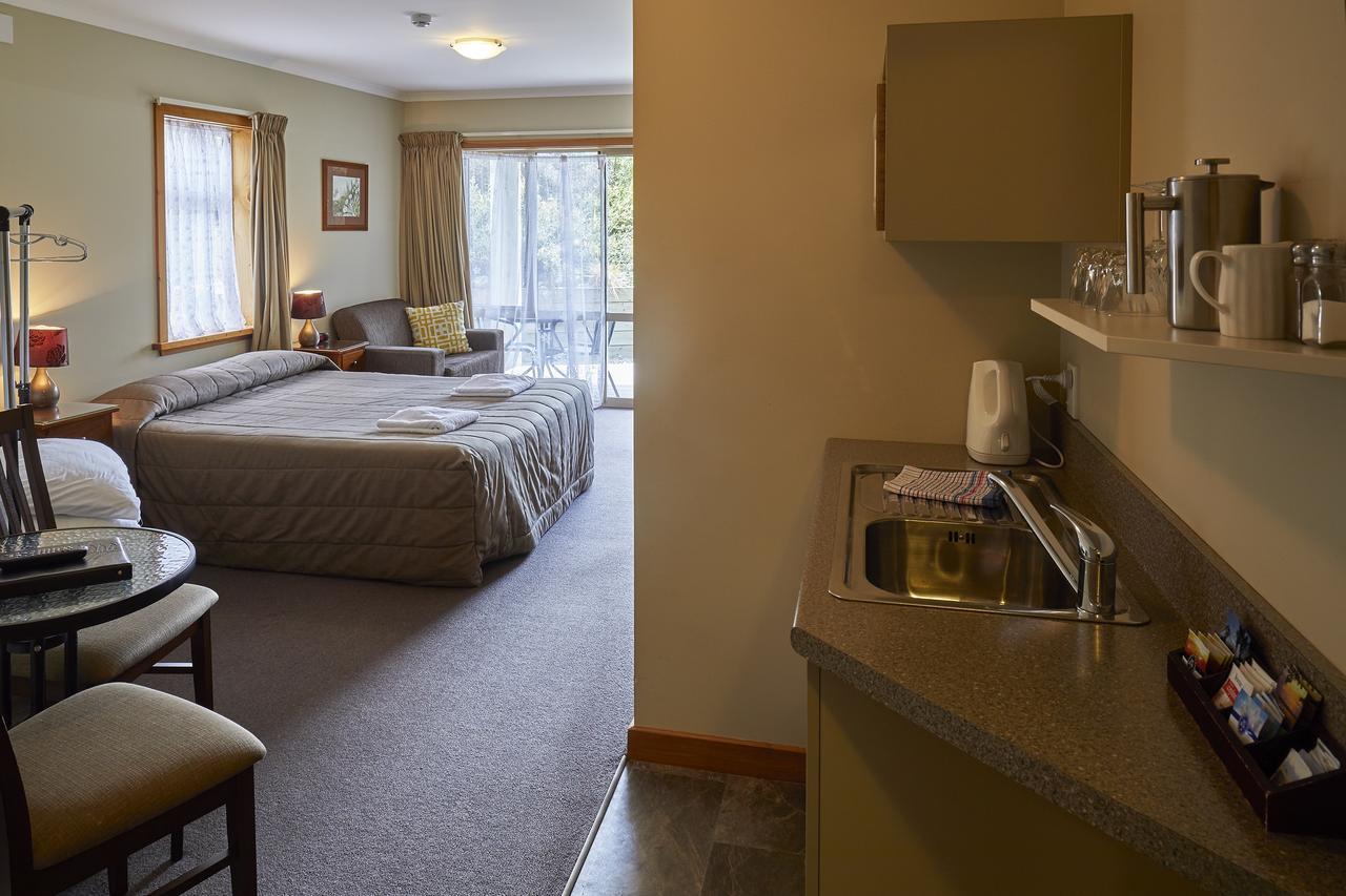 Aoraki Mount Cook Alpine Lodge Exterior photo