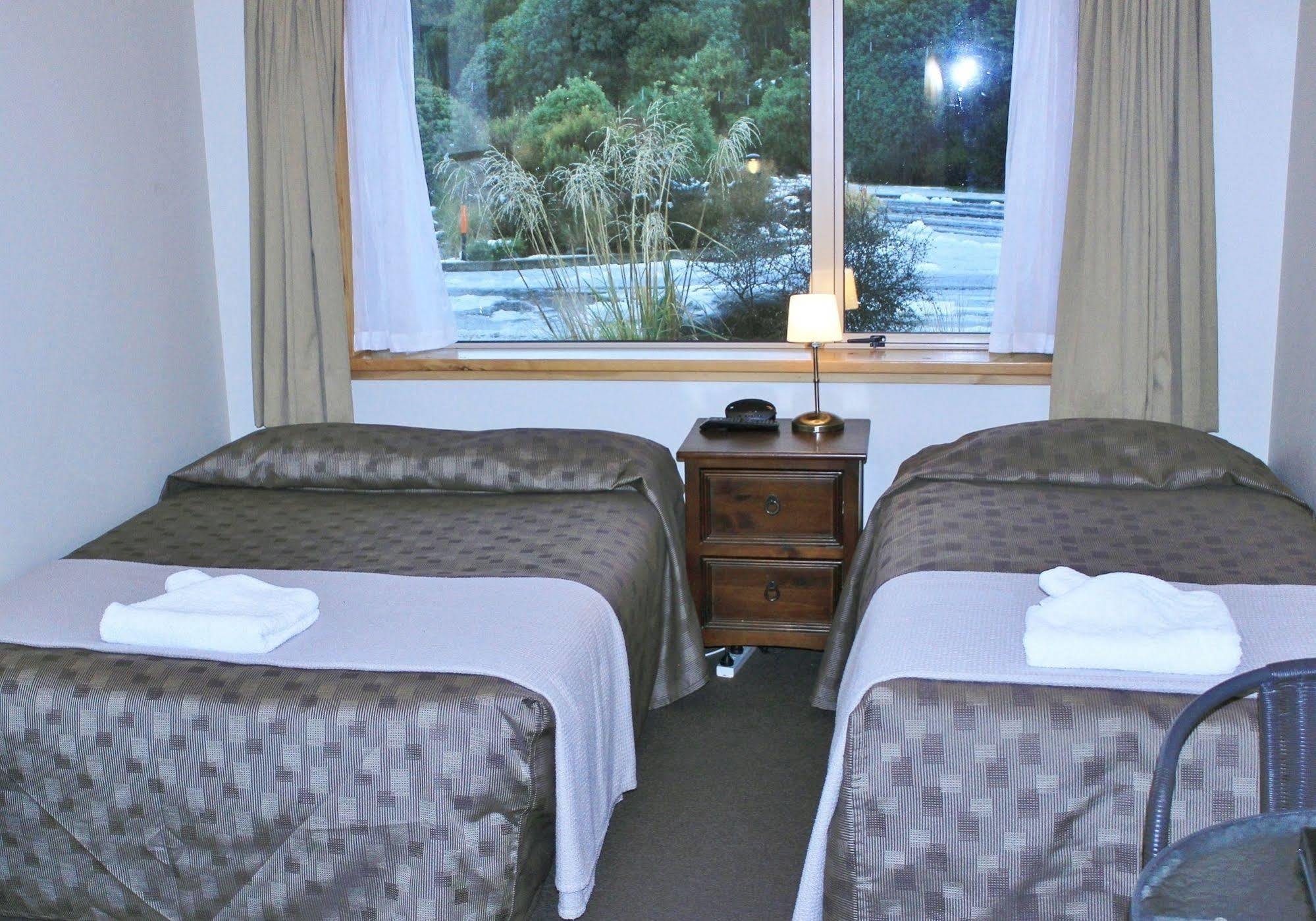 Aoraki Mount Cook Alpine Lodge Exterior photo