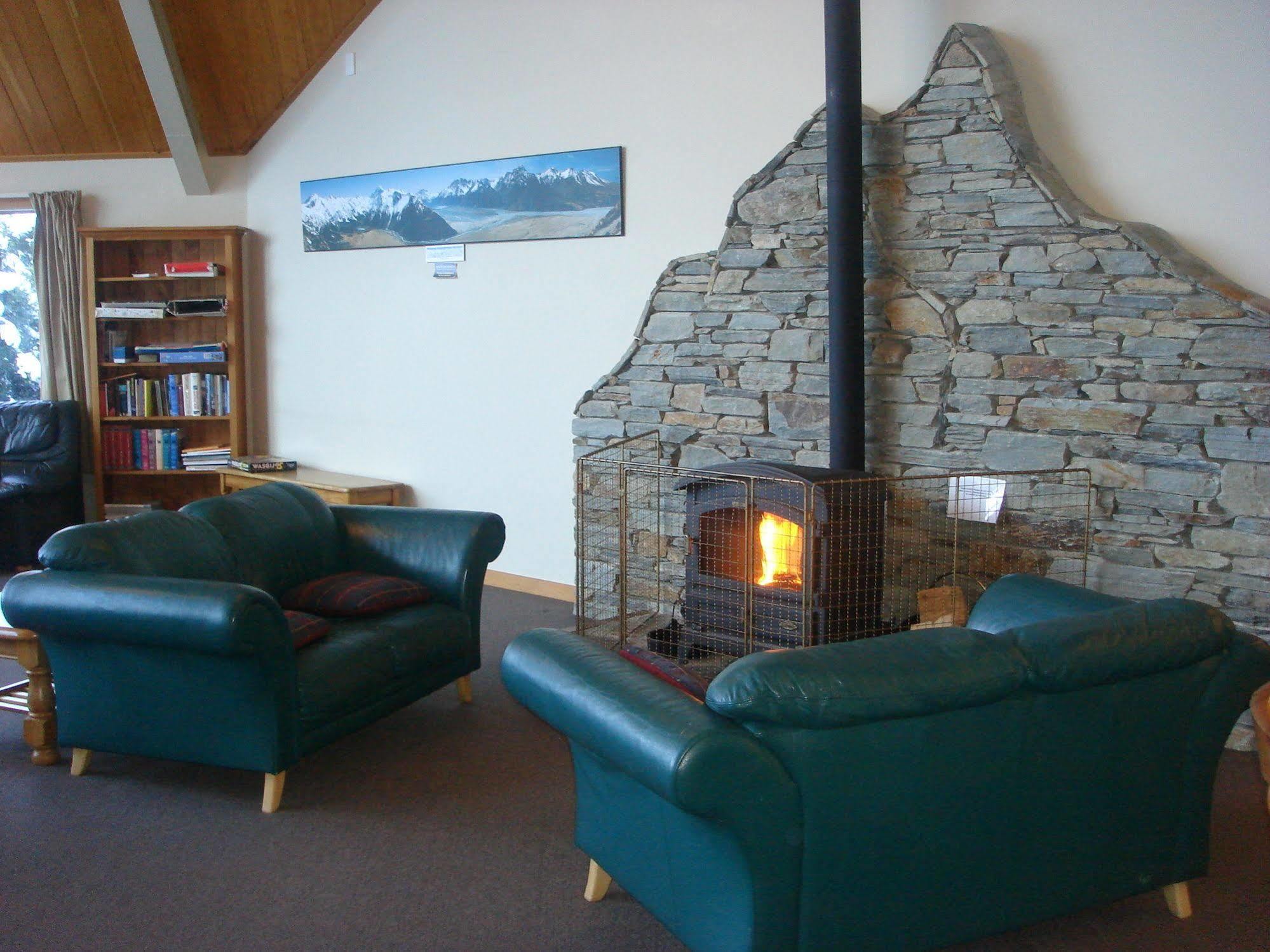 Aoraki Mount Cook Alpine Lodge Exterior photo